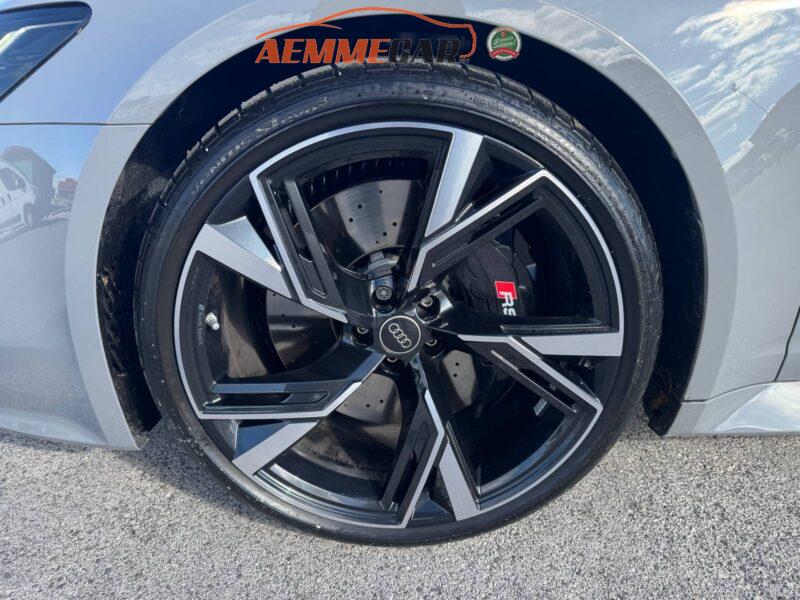 AUDI RS 6 Avant 4.0 TFSI V8 quattro tiptronic